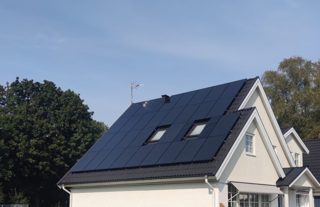 Solpaneler på villa, Ljungby.
